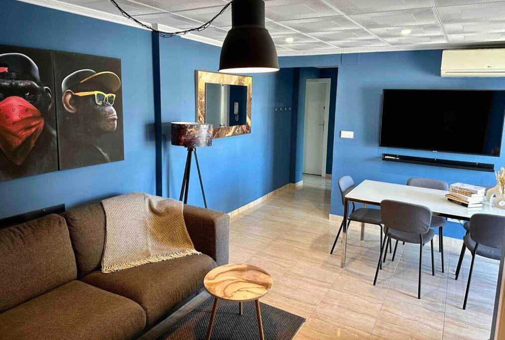 8 Min Walk To The & 10 Min Walk To Convention Centre ! Appartamento