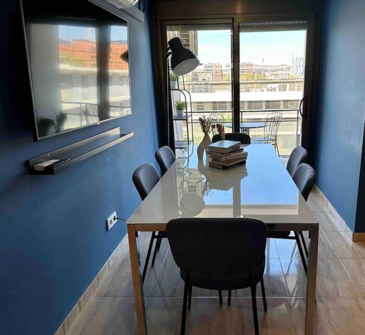8 Min Walk To The & 10 Min Walk To Convention Centre ! Barcellona
