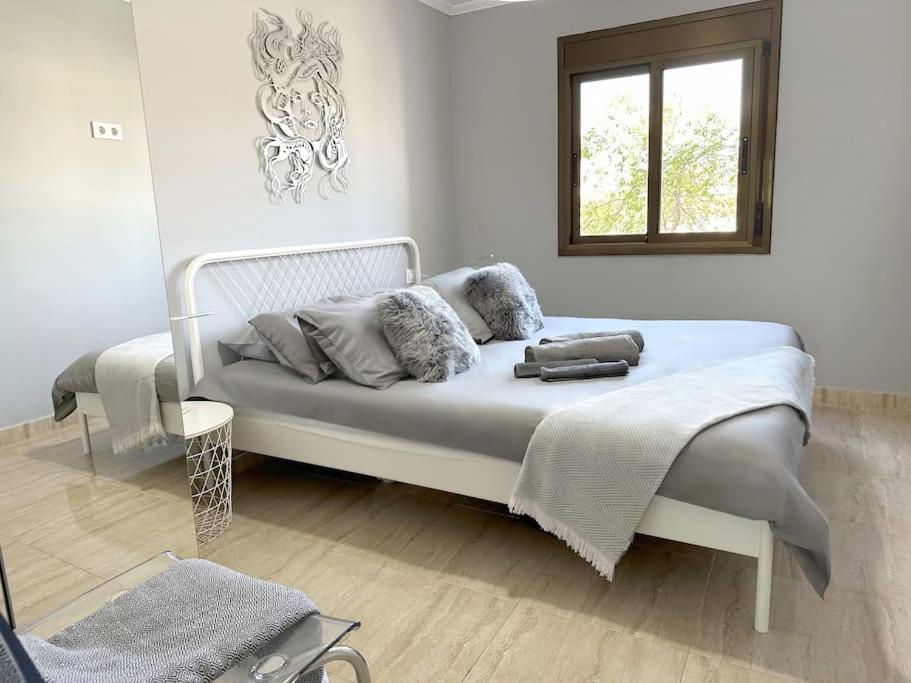 8 Min Walk To The & 10 Min Walk To Convention Centre ! Barcellona