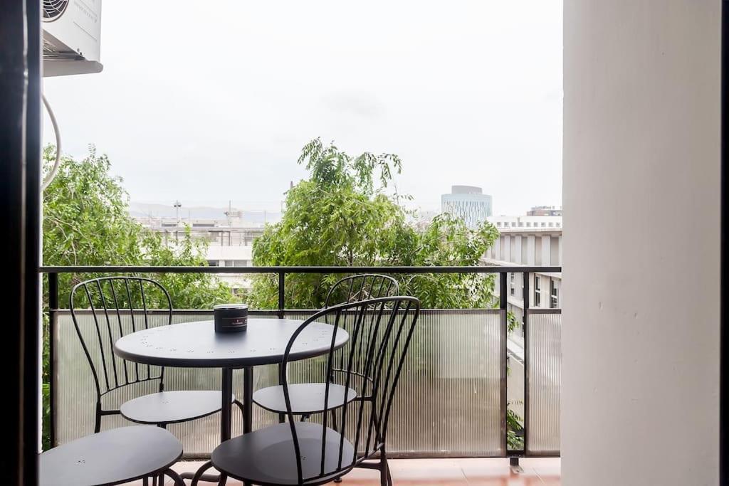 8 Min Walk To The & 10 Min Walk To Convention Centre ! * Barcellona