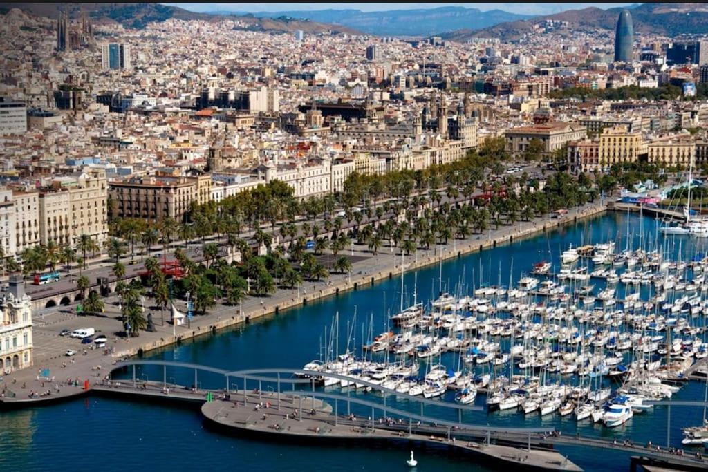Appartamento 8 Min Walk To The & 10 Min Walk To Convention Centre !