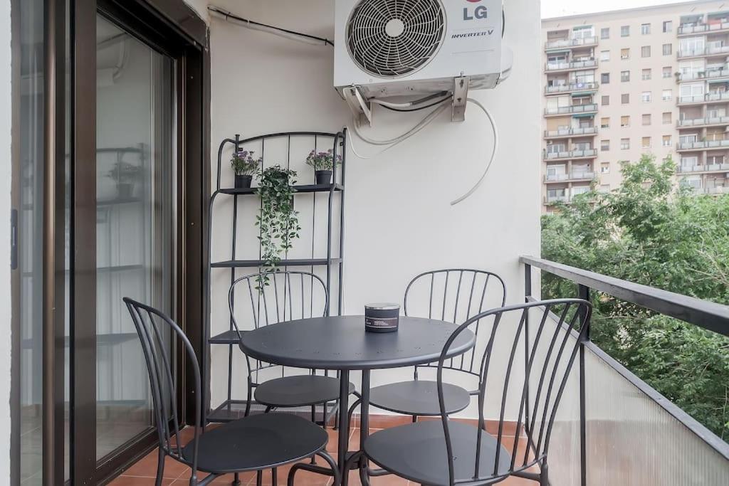 Apartment 8 Min Walk To The & 10 Min Walk To Convention Centre ! Barcelona